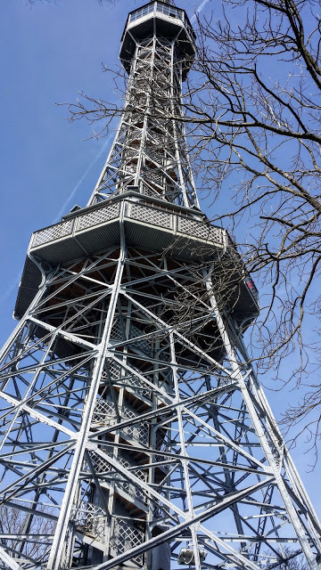 praga si turnul eiffel