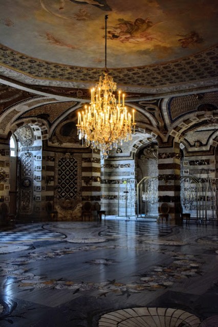 sala grota din noul palat