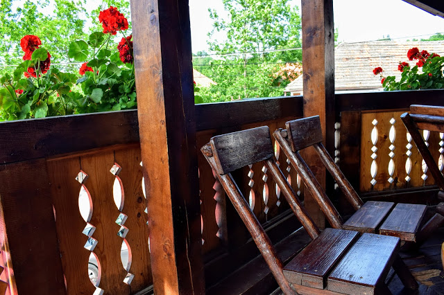 mobilier din lemn bran romania