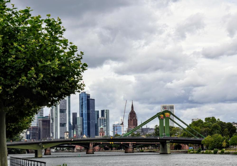 raul main frankfurt germania