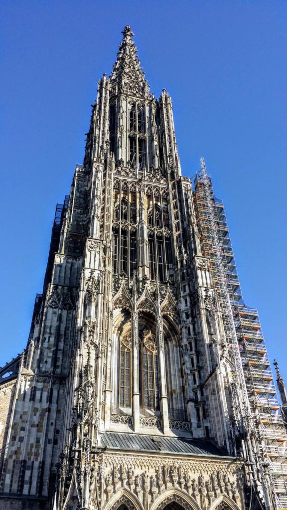 fatada catedrala Ulm Munster din Ulm germania