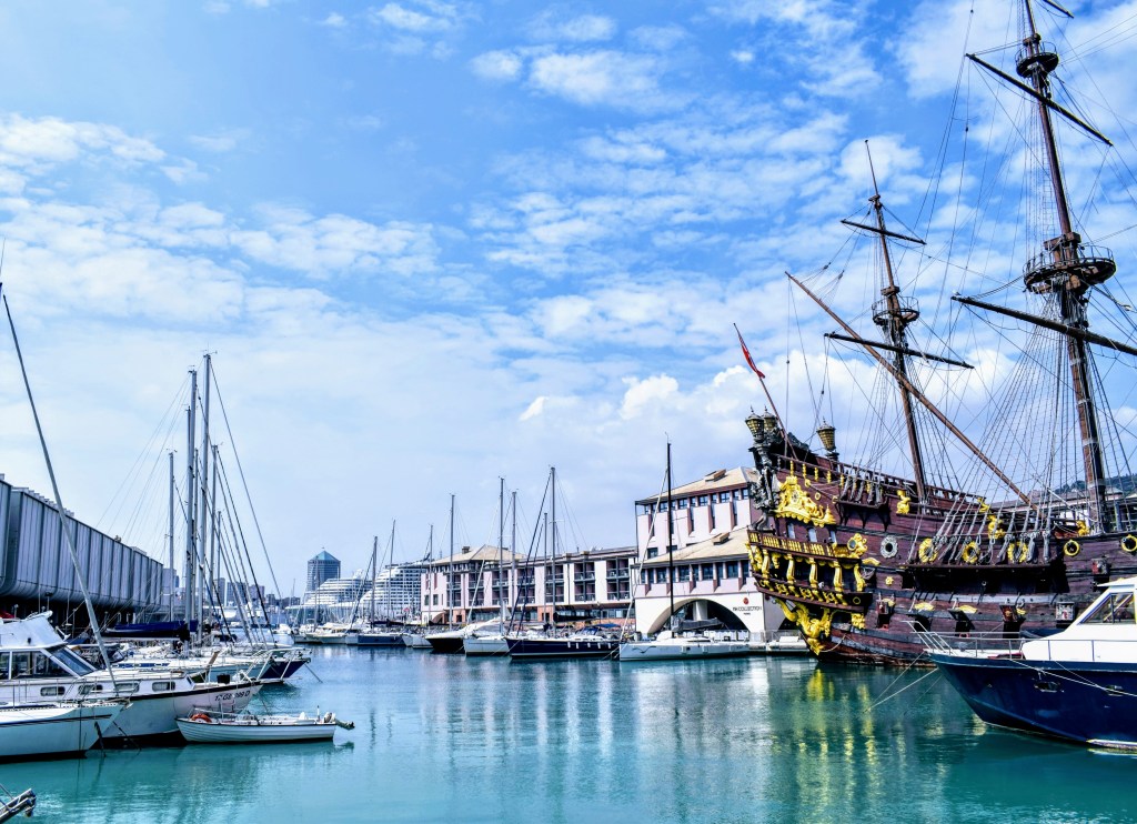 portul vechi din genova italia
