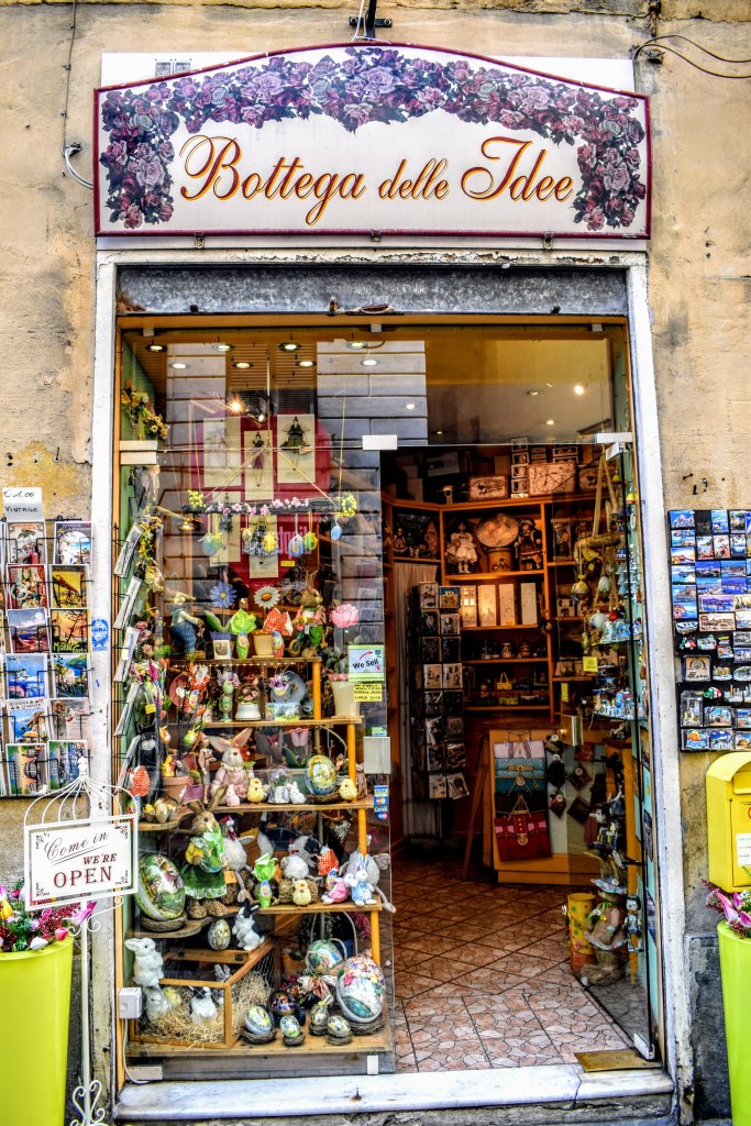 magazin de suveniruri in genova italia